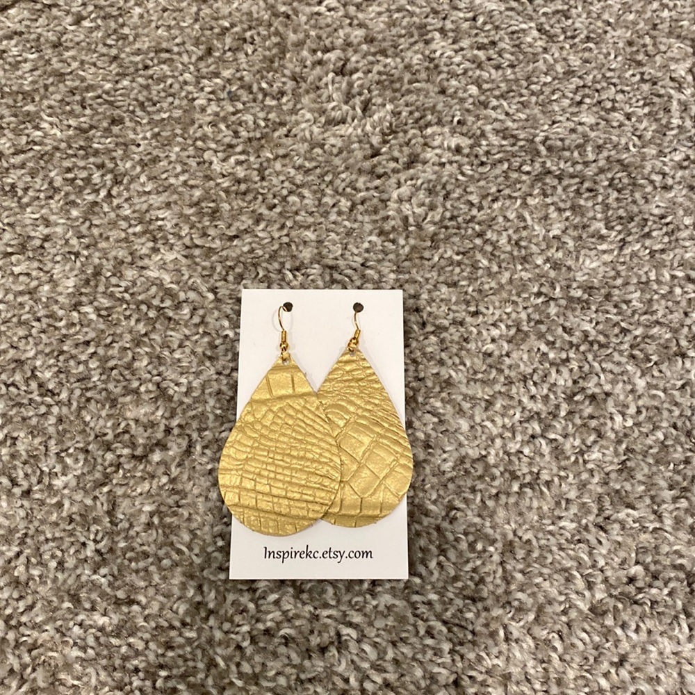 Leather earrings